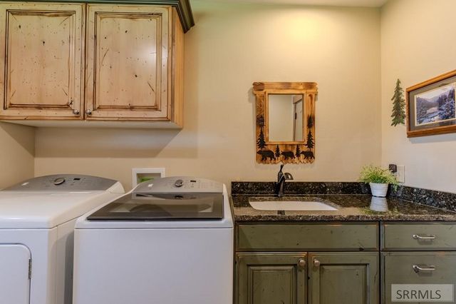 4185 Grandview Road, Island Park, ID 83429