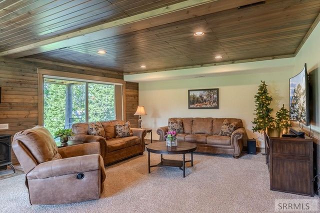 4185 Grandview Road, Island Park, ID 83429