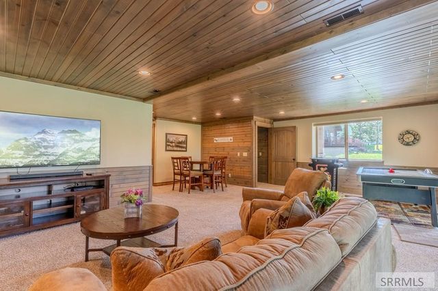 4185 Grandview Road, Island Park, ID 83429