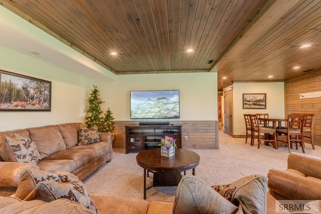 4185 Grandview Road, Island Park, ID 83429