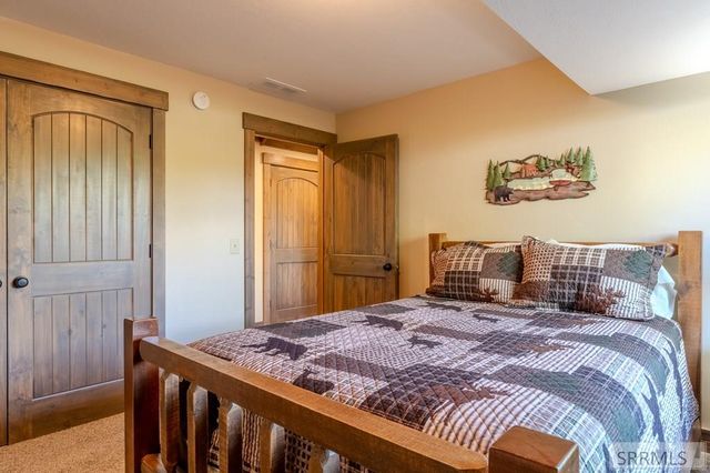 4185 Grandview Road, Island Park, ID 83429