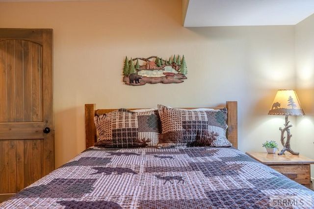 4185 Grandview Road, Island Park, ID 83429