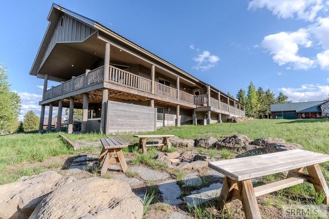 4185 Grandview Road, Island Park, ID 83429