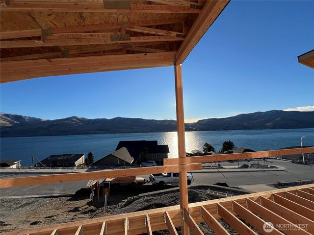 154 Apple Avenue, Chelan, WA 98816