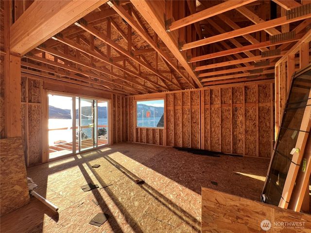 154 Apple Avenue, Chelan, WA 98816