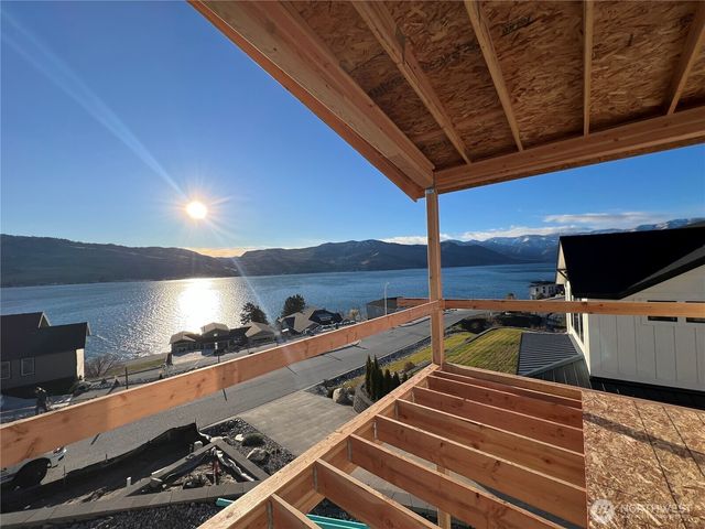 154 Apple Avenue, Chelan, WA 98816