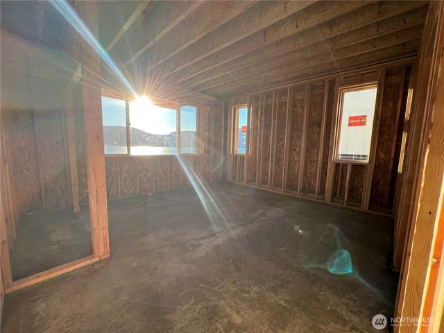 154 Apple Avenue, Chelan, WA 98816