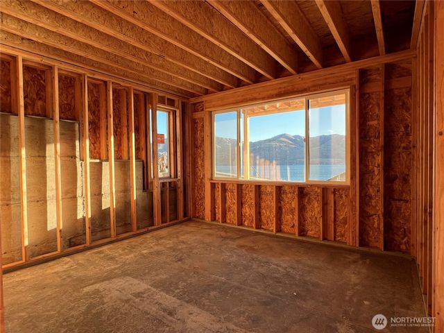 154 Apple Avenue, Chelan, WA 98816