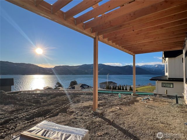 154 Apple Avenue, Chelan, WA 98816