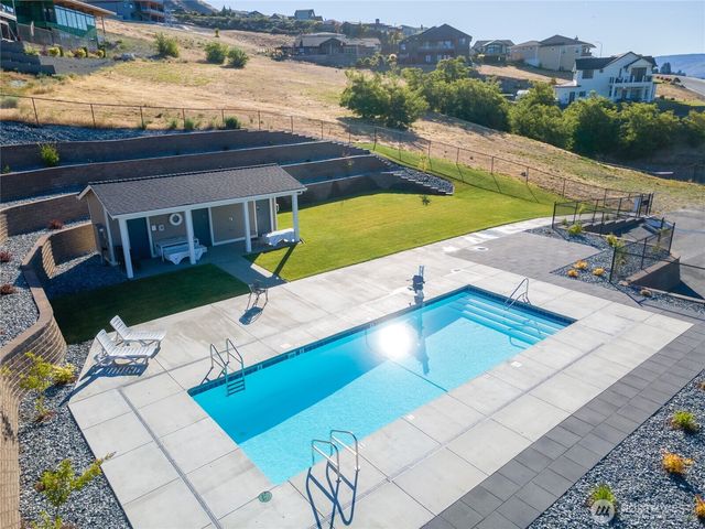 154 Apple Avenue, Chelan, WA 98816