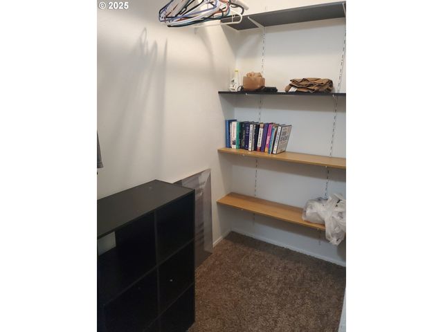 2075 JOHNSON St, North Bend, OR 97459