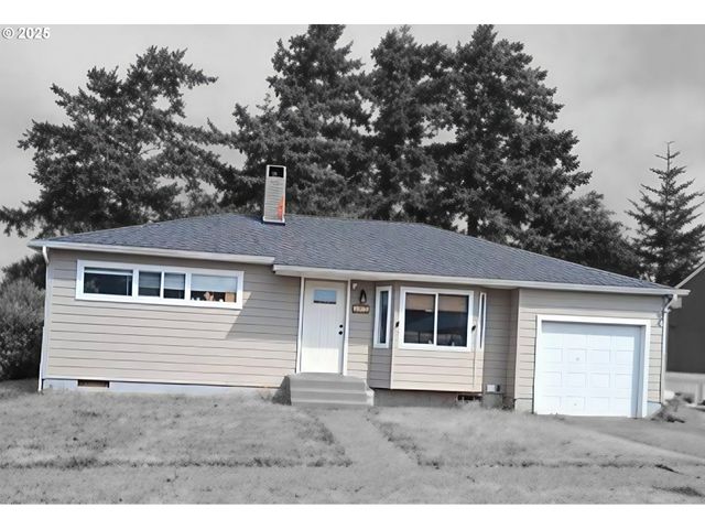 2075 JOHNSON St, North Bend, OR 97459