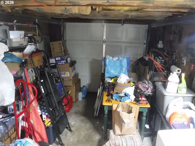 2075 JOHNSON St, North Bend, OR 97459