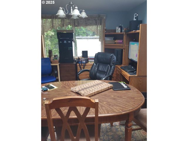 2075 JOHNSON St, North Bend, OR 97459