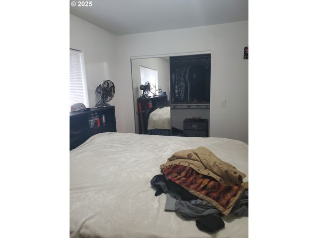 2075 JOHNSON St, North Bend, OR 97459