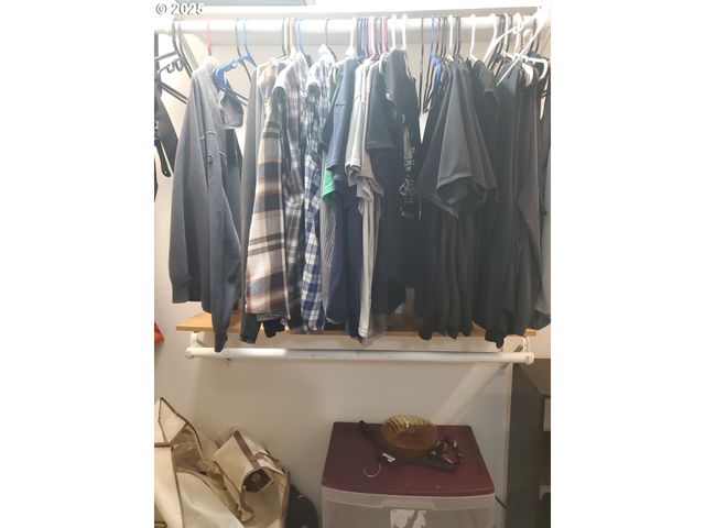 2075 JOHNSON St, North Bend, OR 97459