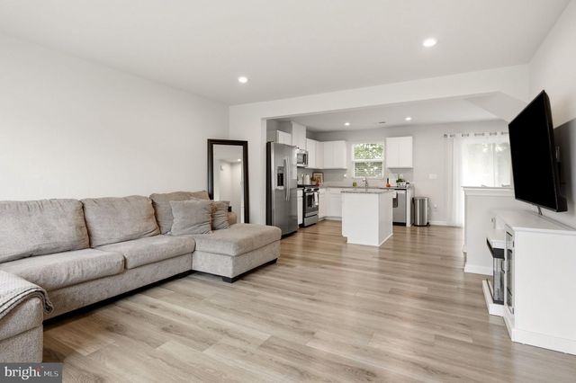 217 CONTE CT, Williamstown, NJ 08094