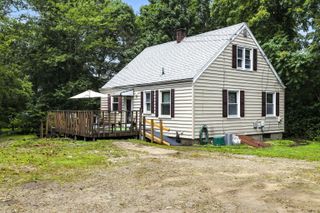 398 Boston Post Road, Waterford, CT 06385