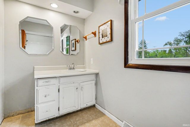3004 Marshwood Road, Goshen, IN 46528
