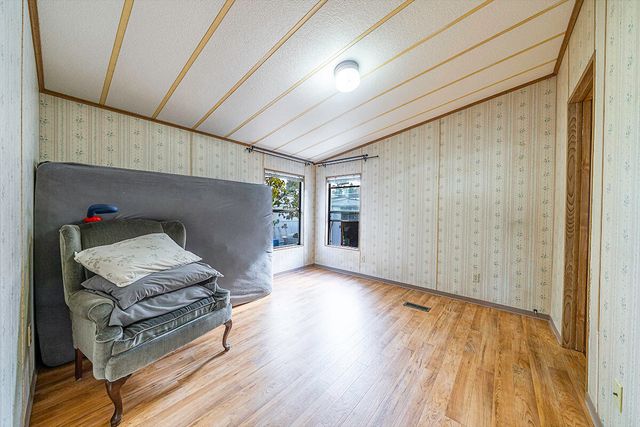 3431 S Pacific Highway SPC 9, Medford, OR 97501