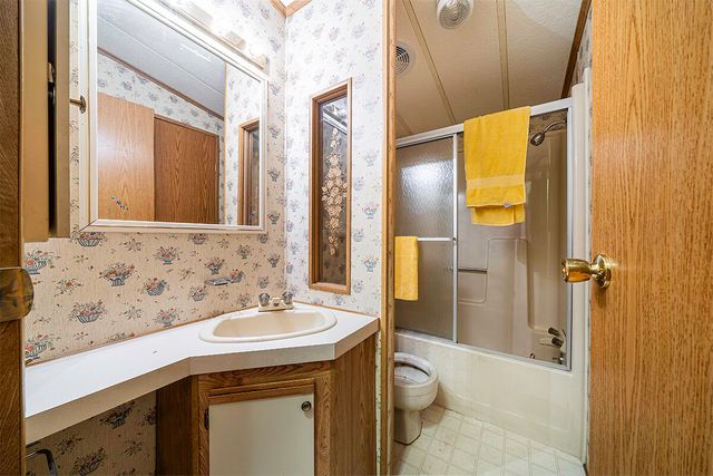 3431 S Pacific Highway SPC 9, Medford, OR 97501