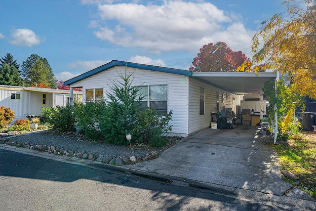 3431 S Pacific Highway SPC 9, Medford, OR 97501