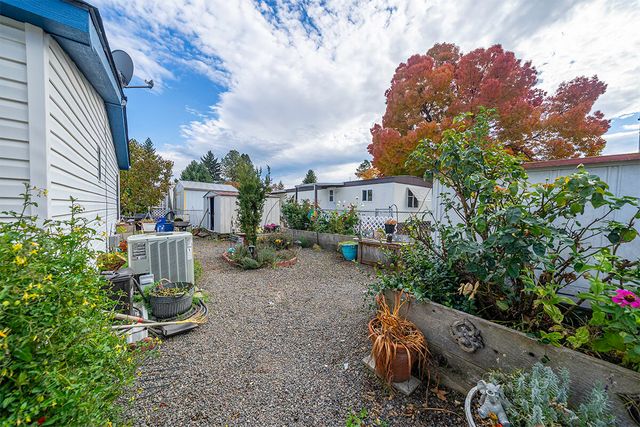 3431 S Pacific Highway SPC 9, Medford, OR 97501