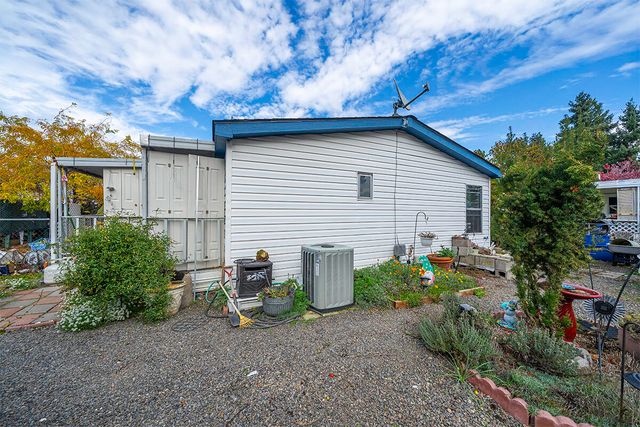 3431 S Pacific Highway SPC 9, Medford, OR 97501