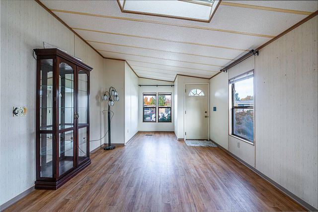 3431 S Pacific Highway SPC 9, Medford, OR 97501