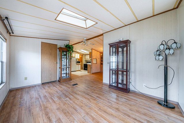 3431 S Pacific Highway SPC 9, Medford, OR 97501