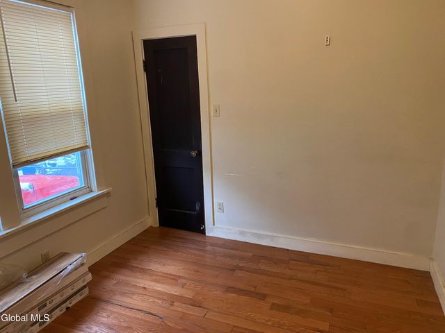 1146 Dean Street, Schenectady, NY 12309