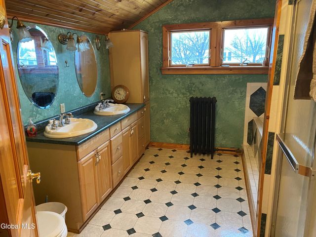 1146 Dean Street, Schenectady, NY 12309