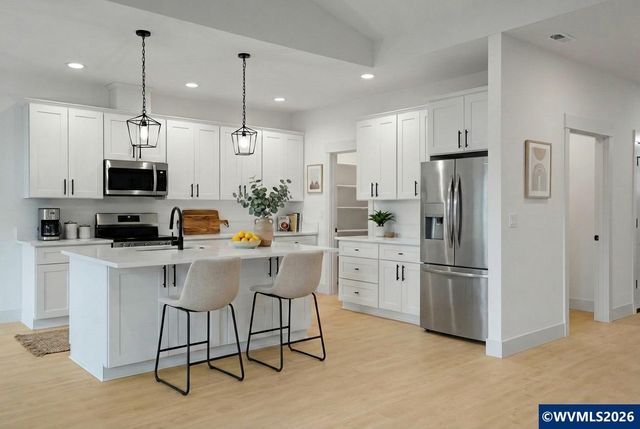 313 NE Clay St, Sublimity, OR 97385