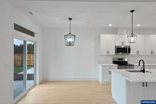 313 NE Clay St, Sublimity, OR 97385