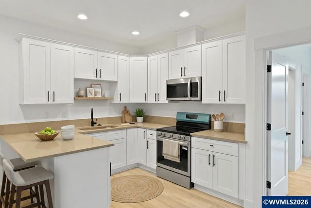 313 NE Clay St, Sublimity, OR 97385