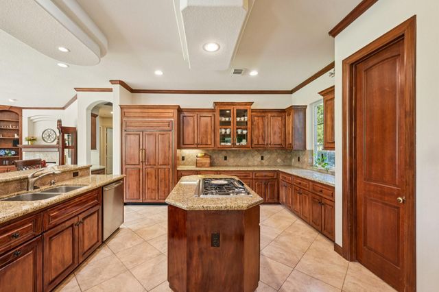 51 Sandown Park Drive, Spring, TX 77379