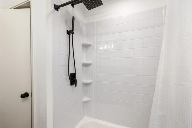 1506 14th Avenue N, Texas City, TX 77590