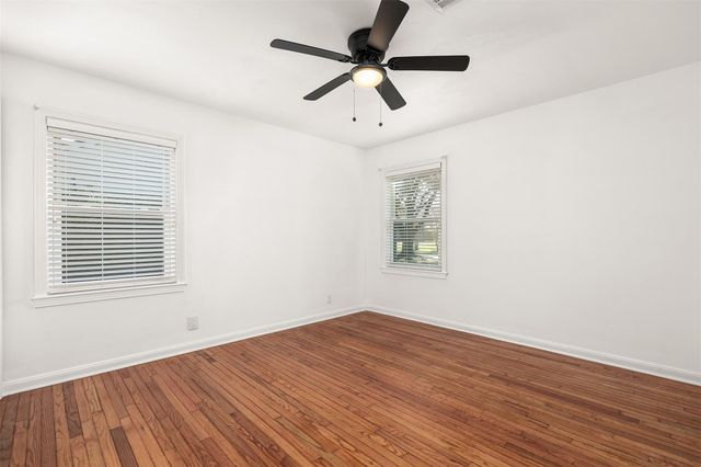 1506 14th Avenue N, Texas City, TX 77590