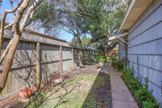 1506 14th Avenue N, Texas City, TX 77590