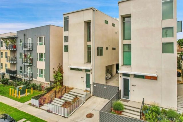 6919 Knowlton Place, Los Angeles, CA 90045