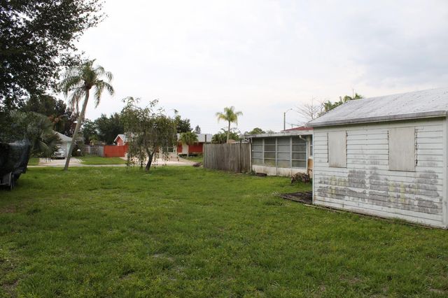 201 NE Midfield Lane, Port St. Lucie, Port St Lucie, FL 34983
