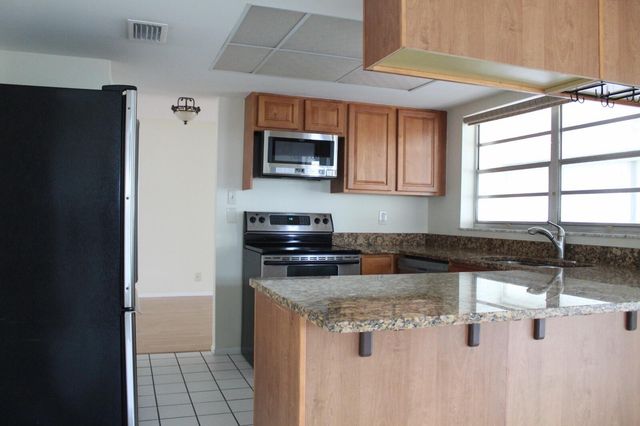 201 NE Midfield Lane, Port St. Lucie, Port St Lucie, FL 34983