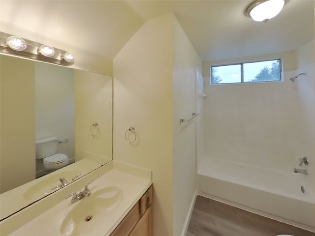 2033 Oak Bend Lane, Garland, TX 75040