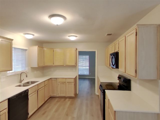 2033 Oak Bend Lane, Garland, TX 75040