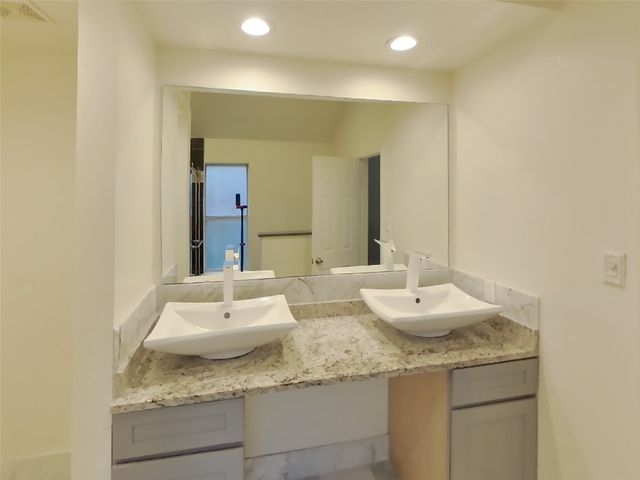 2033 Oak Bend Lane, Garland, TX 75040