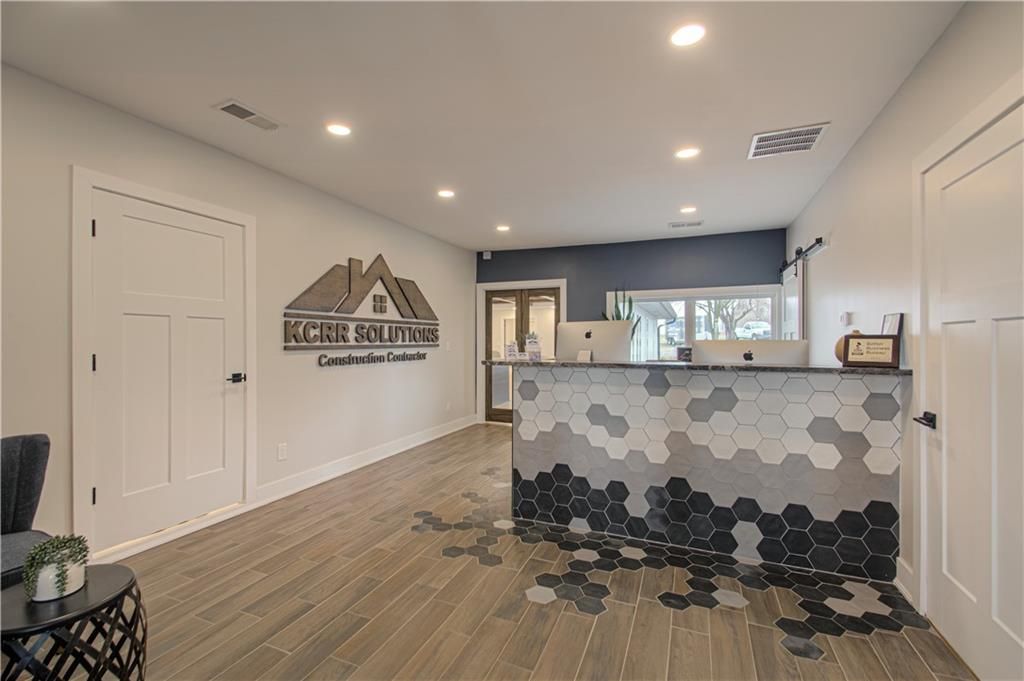 1600 SW Market Street, Lee's Summit, MO 64081