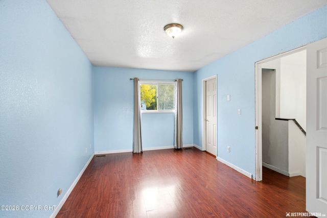 8123 Harvest Circle, Anchorage, AK 99502