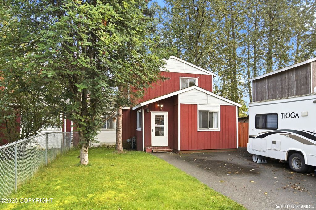 8123 Harvest Circle, Anchorage, AK 99502