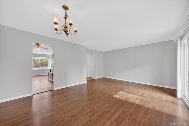10 Squires Gate I, Poughkeepsie, NY 12603