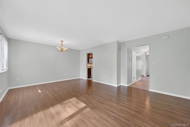 10 Squires Gate I, Poughkeepsie, NY 12603